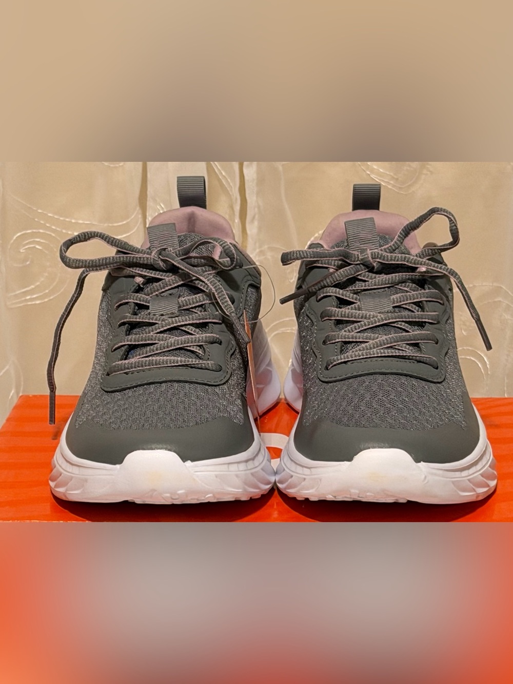 NEW! Charly Women’s Aircraft Sneakers in Gray and White - Size 8 Medium